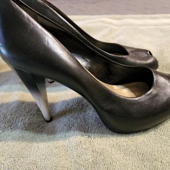 Jessica Simpson peep toe with two tone heel - Picture 4 of 8